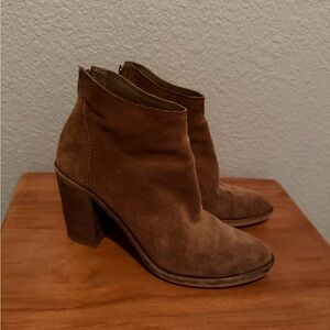 Dolce Vita BrownAnkle Booties